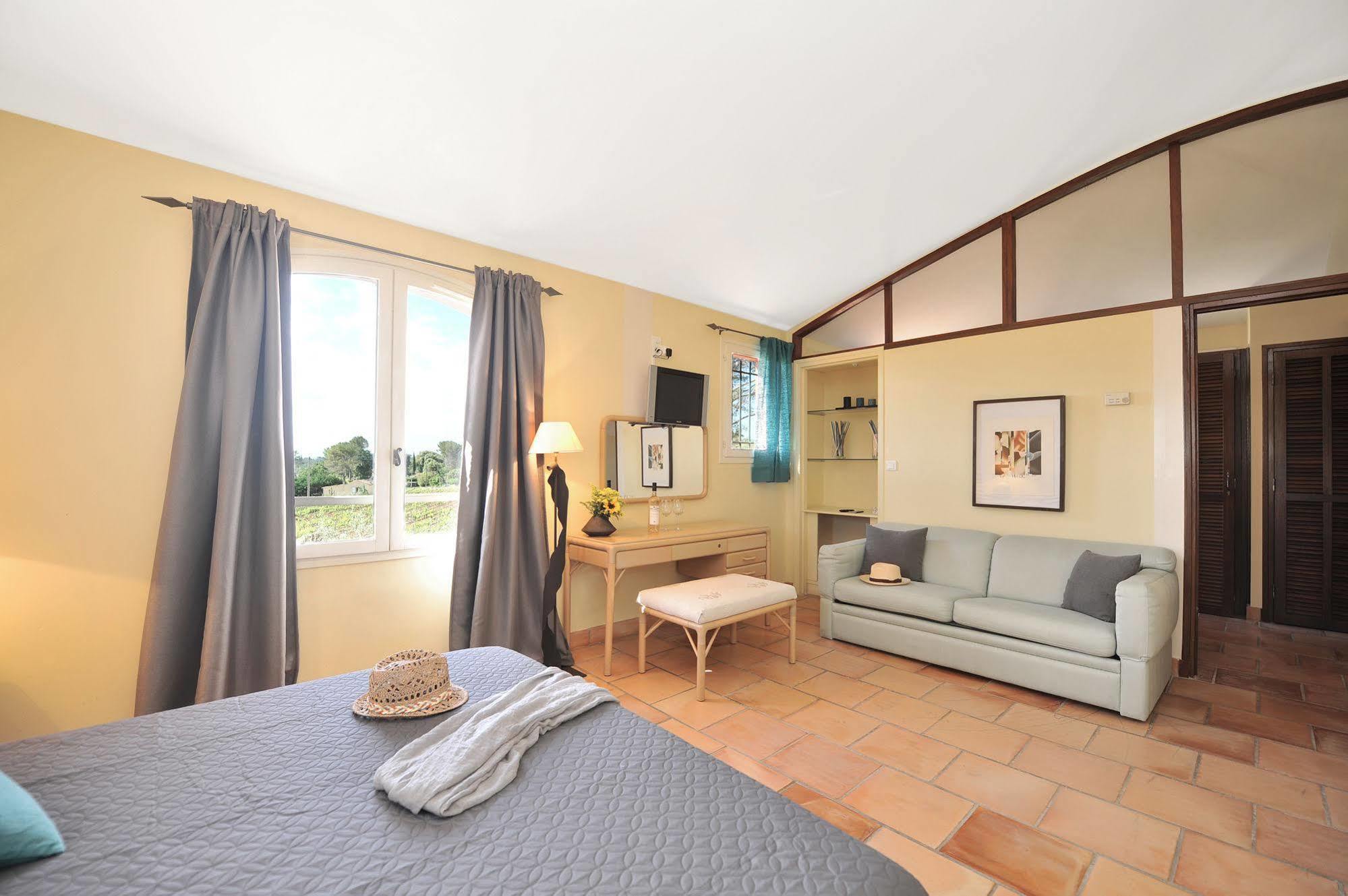 Domaine Rabiega Hotel Flayosc Exterior foto
